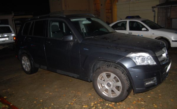 Ausztriában körözött autót rejtegettek