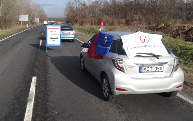 Újabb demonstrációt szervez a szakszervezet Pápa határában