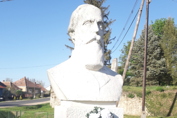 Táncsics alakját idézték fel