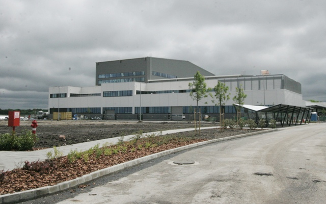 Irodaépületet avattak a Bázisrepülőtéren