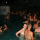 Éjszakai Fürdőzés a pápai Várkertfürdőben