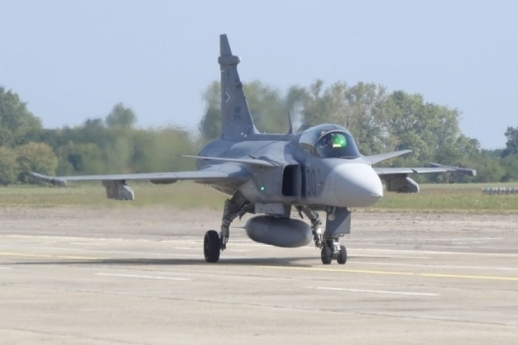 Azonosítatlan repülőeszköz miatt riasztották a Gripeneket a keleti országrészbe!
