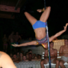 Éjszakai Fürdőzés a pápai Várkertfürdőben