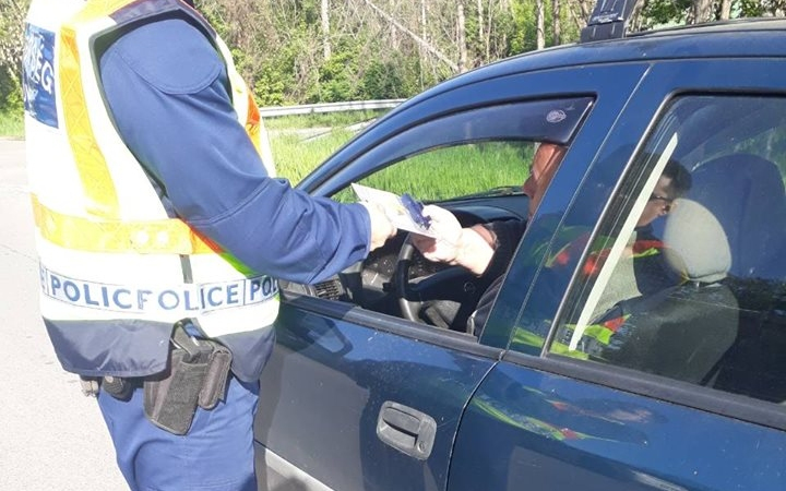 Eltiltották a járművezetéstől, mégis volán mögé ült