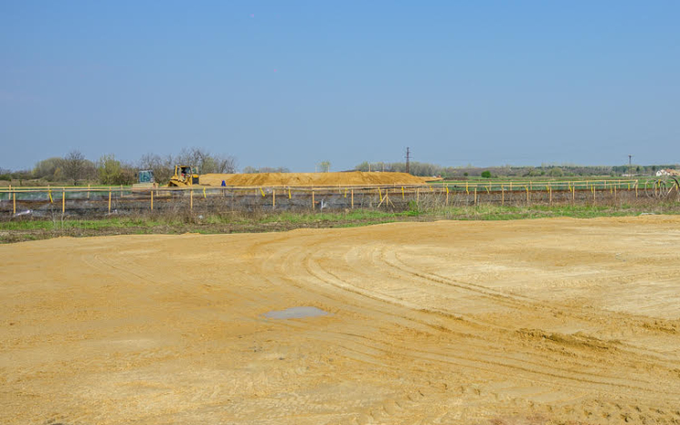 Zajlanak az új 83-as vasúti hídjának előkészítő munkálatai 