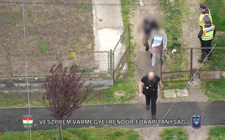 Szerencsétlen embereket zsákmányolt ki