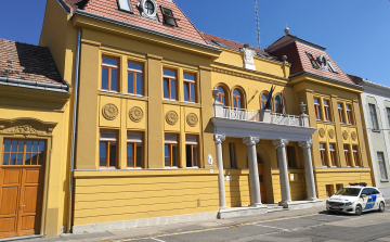 Babakocsiba rejtették a lopott árut az egyik pápai bevásárlóközpontban