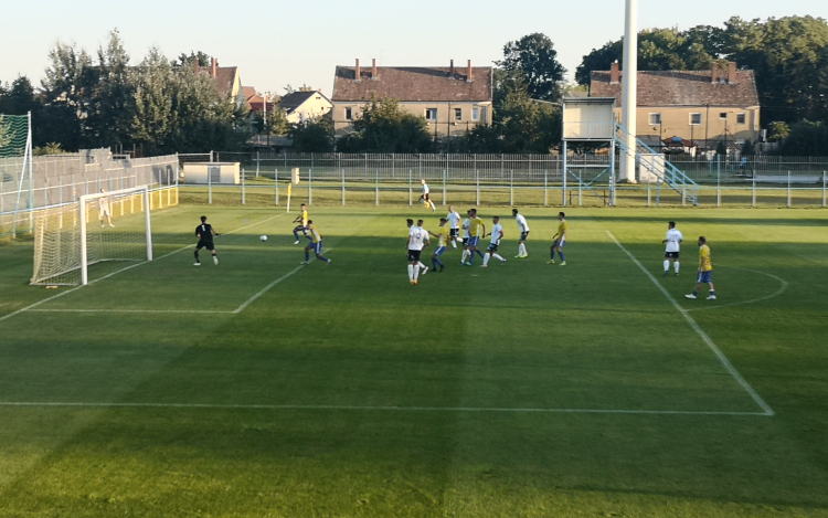 Perutz: Negyed óra foci elég volt