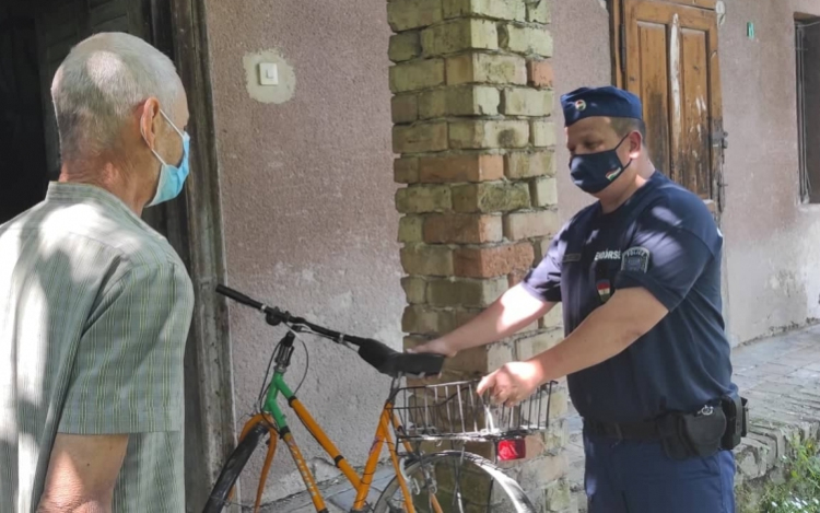 Falubelieket lopott meg a férfi, a rendőrök elfogták