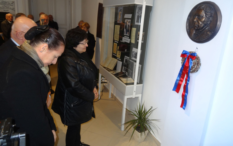 Az otthont jelentette Csoóri Sándornak Pápa