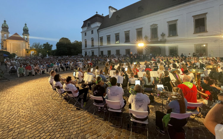 Négy napon át csinálták a fesztivált!