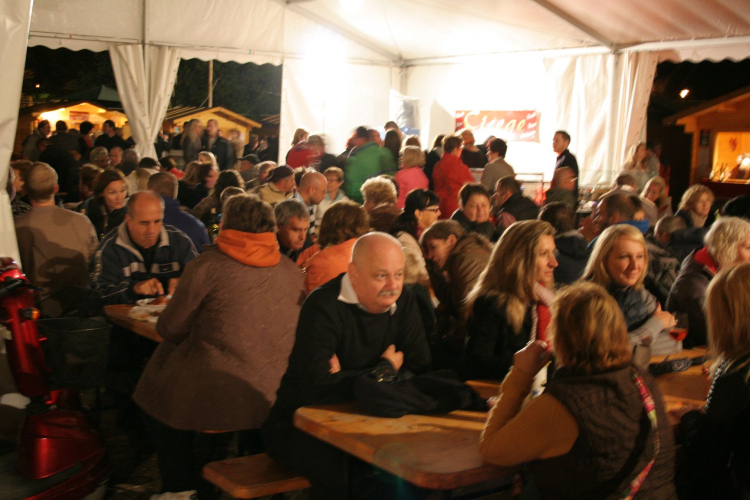 Pápai Csülök-, Cicege- és Borfesztivál - Borpéntek