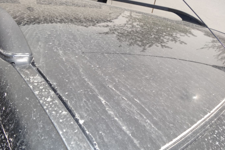 Szaharai homok miatt lett csupa mocsok a kocsija