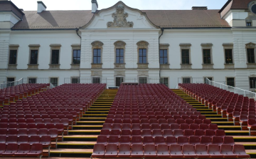 Az eddigi évektől eltérő útvonalon haladnak a ballagók