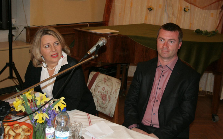 Telt ház várta Morvai Krisztinát Pápán 