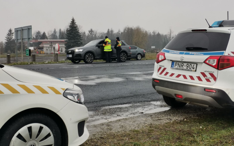 Figyelem! Közlekedési akciót tart ma a rendőrség Pápa útjain!