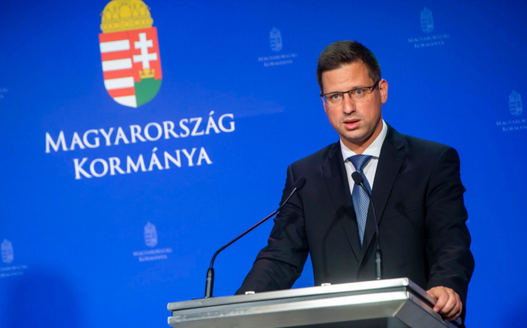 Gulyás: Az iskolák nyitva maradnak