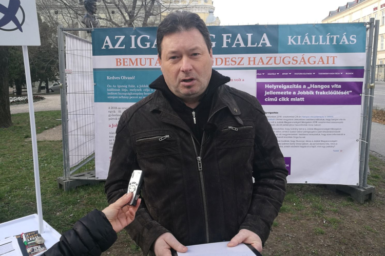 Helyreigazító cikkekből csinált kiállítást a Jobbik