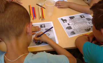 Játszva tanultak a gyerekek a rendőrkapitányságon