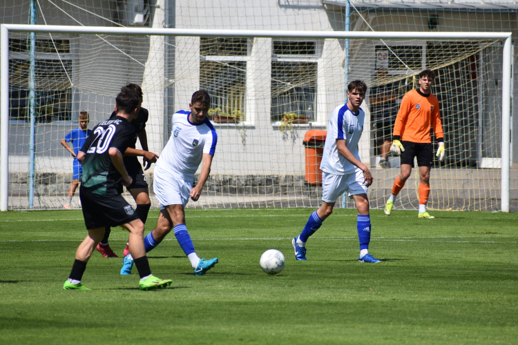 A pápai stadion gyepének minőségét méltatják Szombathelyen