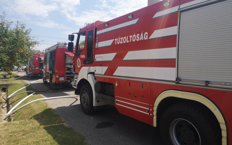 Teljes terjedelmében égett egy 50 négyzetméteres faépület a Malom utcában