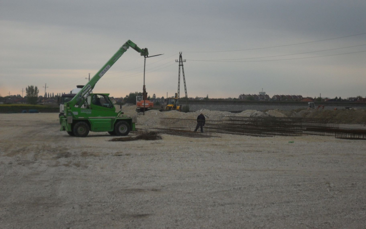 Épül az új, 14 ezer négyzetméteres üzemcsarnok