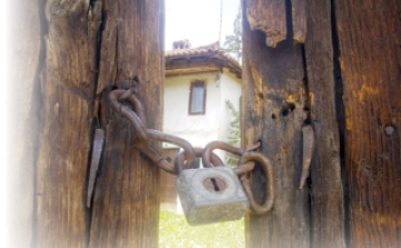 Lakatlan házból lopott