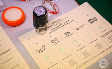 Itt vannak a 13 órai részvételi adatok - Kitart a lendület