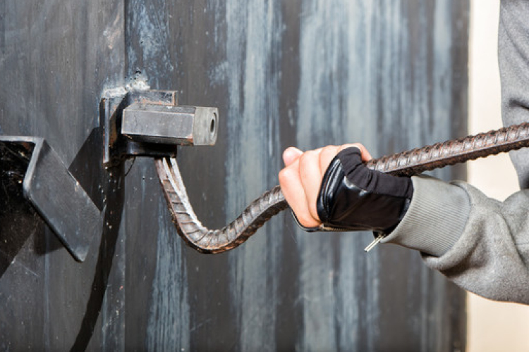 Pincéket tört fel, a pápai rendőrök elfogták!