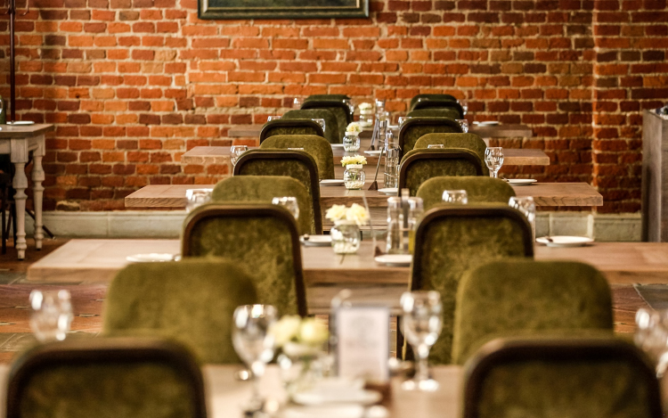 Előre megkapják a bértámogatást a vendéglátósok