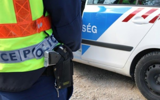 Rendőrkézen az eltiltott sofőr és körözött utasa