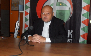 Orbán Imre arra kéri a jobbikosokat, hogy szavazzanak nemmel