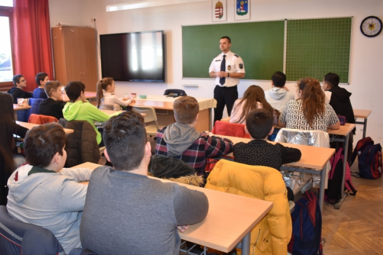 Biztonságos internet nap Pápán