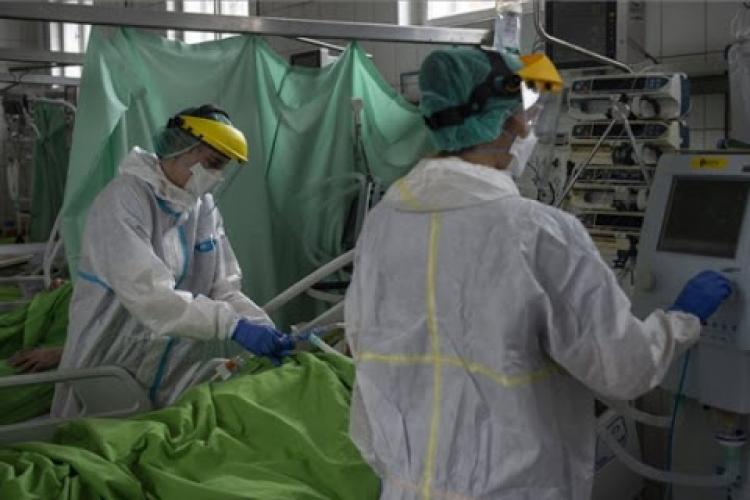 Megugrott a fertőzöttek és a betegek száma Izraelben