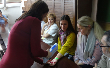 Fontos eszközzel gazdagodott a pápai kórház, a norvég hölgyek adománygyűjtő akciójának köszönhetően