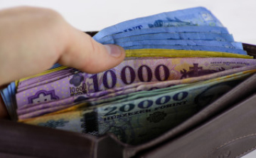 Irattartót lopott a pápai nő, benne több tízezer forinttal