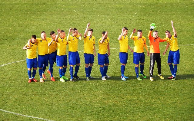 Tovább menetel a Perutz