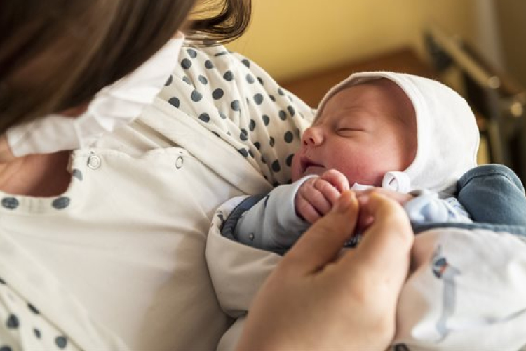 Egyidőben született az első fővárosi és a vidéki újszülött