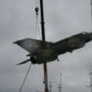 MiG-21 Emlékmű - Pápa - A gép emelése