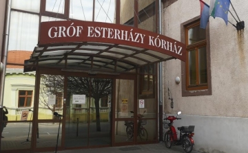 Orbán: Minden kórház élén megjelennek az egyenruhás kórházparancsnokok