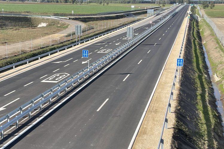 Elkészült az új 83-as út, napokon belül birtokba is vehetjük!