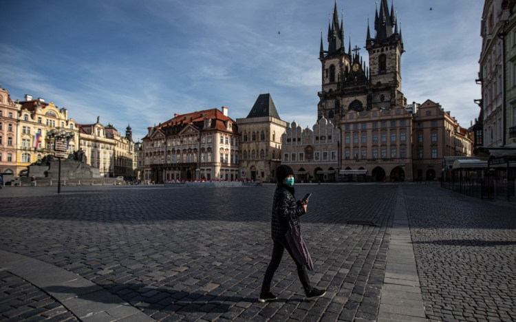 Csehországban újra bezárnak mindent