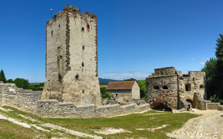 Megújul a nagyvázsonyi Kinizsi-vár