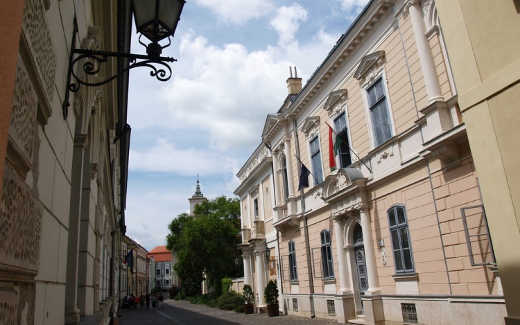 Új közjogi főügyészhelyettes