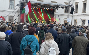 A Kormorán adott koncertet az Esterházy-kastély udvarán - Képgaléria