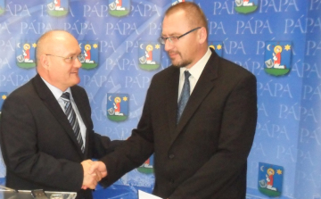 Pápa város adóssága 0 forint