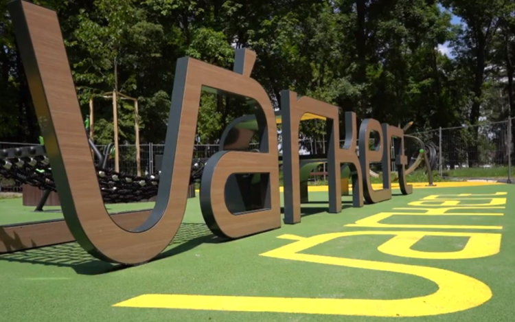 Csütörtökön megnyitják a várkerti fitneszparkot