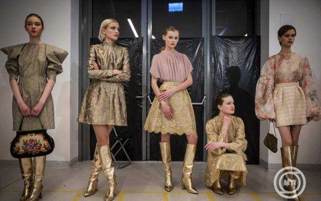 Mintegy 100 magyar és régiós alkotó kollekciója mutatkozik be az idei budapesti divathéten