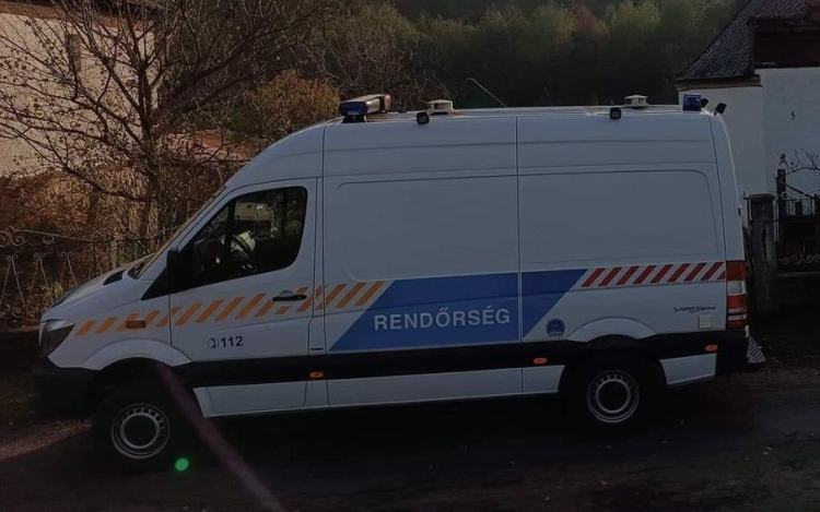 Rács mögött marad a Németbányán élettársát bántalmazó férfi