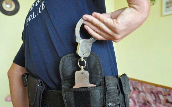 Ok nélkül támadt emberekre a pápai K. Olivér